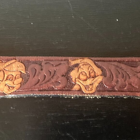 Vintage Disney Embossed Leather Belt With Characters - 28" Long 1" Wide - Picture 7 of 11